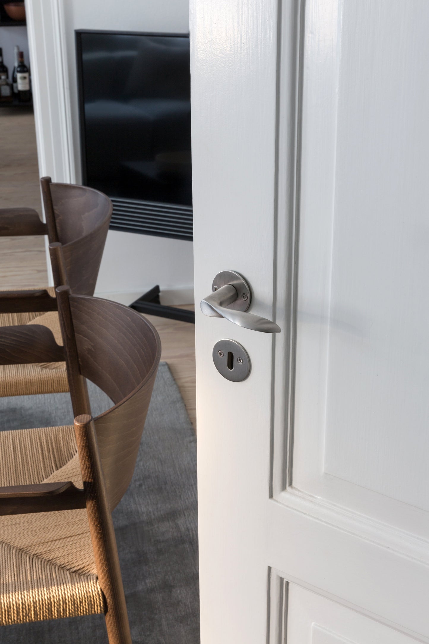 Arne Jacobsen dørhåndtag - AJ97 dørgreb i børstet rustfri stål 97 mm, lille model c/c 30 mm.