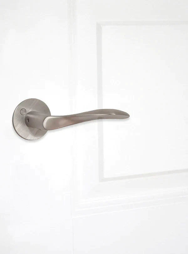 Arne Jacobsen dørhåndtag - AJ97 dørgreb i børstet rustfri stål 97 mm, lille model c/c 30 mm.