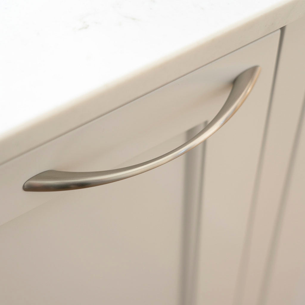 Greb: Aalborg • Buet køkkengreb i rustfri stål look