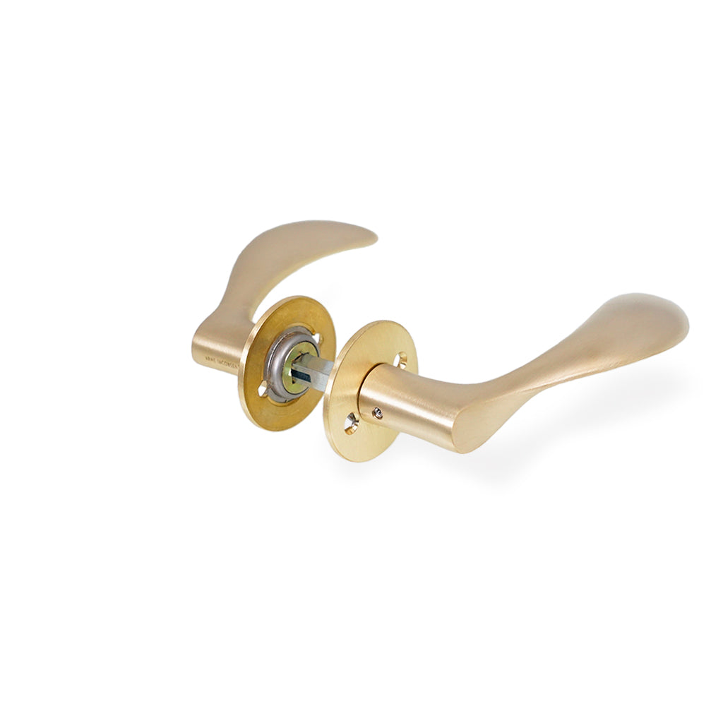 Arne Jacobsen - AJ97 dørgreb i børstet messing 97 mm lille model c/c 30 mm