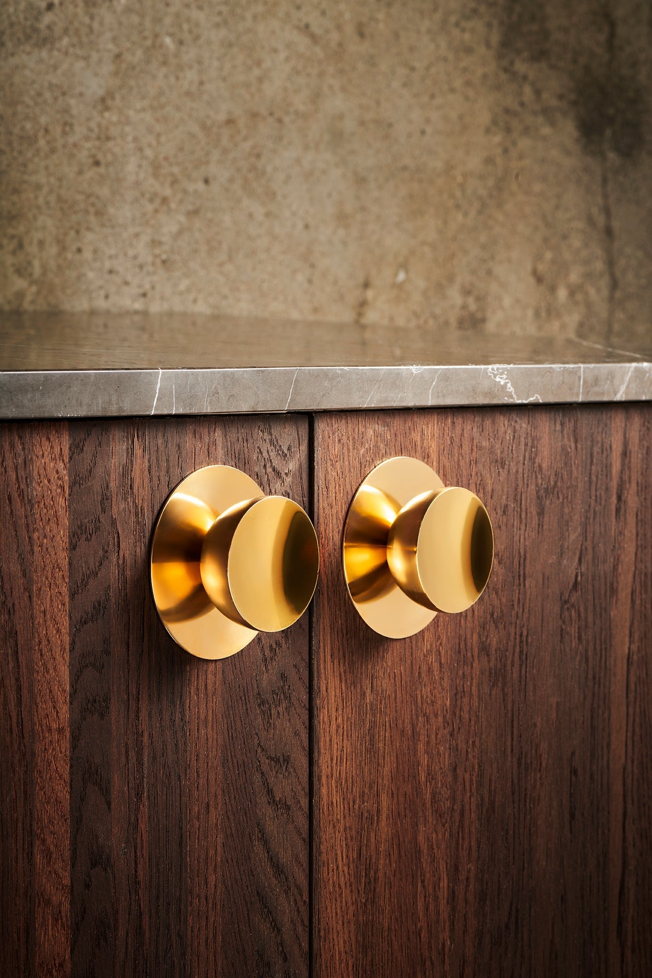 Get a Grip #1 Brass møbelknop, børstet messing • Design by Us