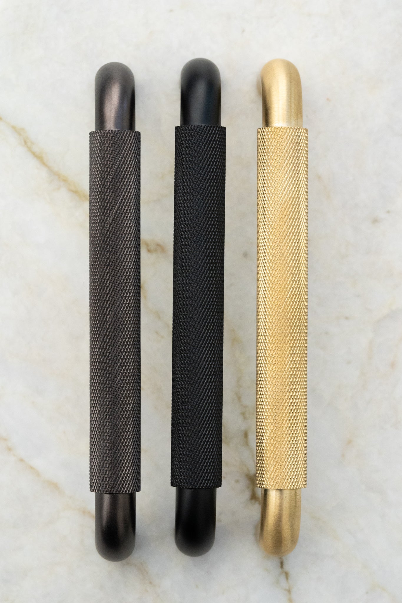 Holmen • Køkkengreb i messing uden lak og med diamond cut