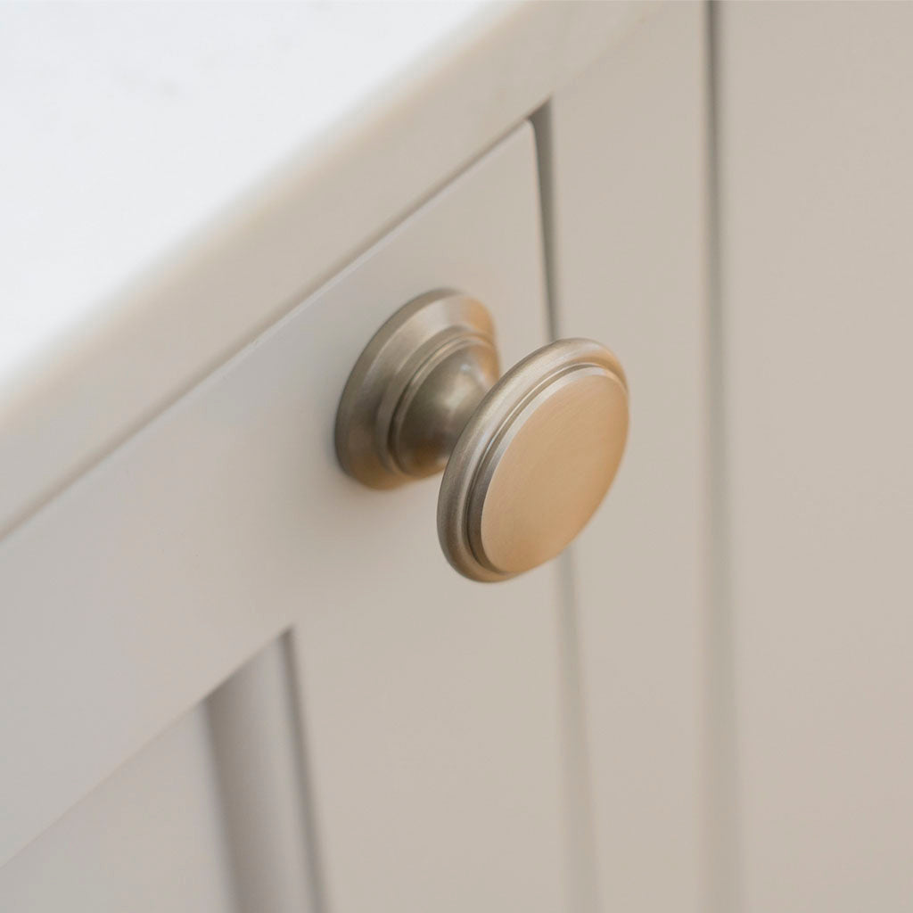 Knop: Jægersborg • Italiensk antik knop i rustfri stål look