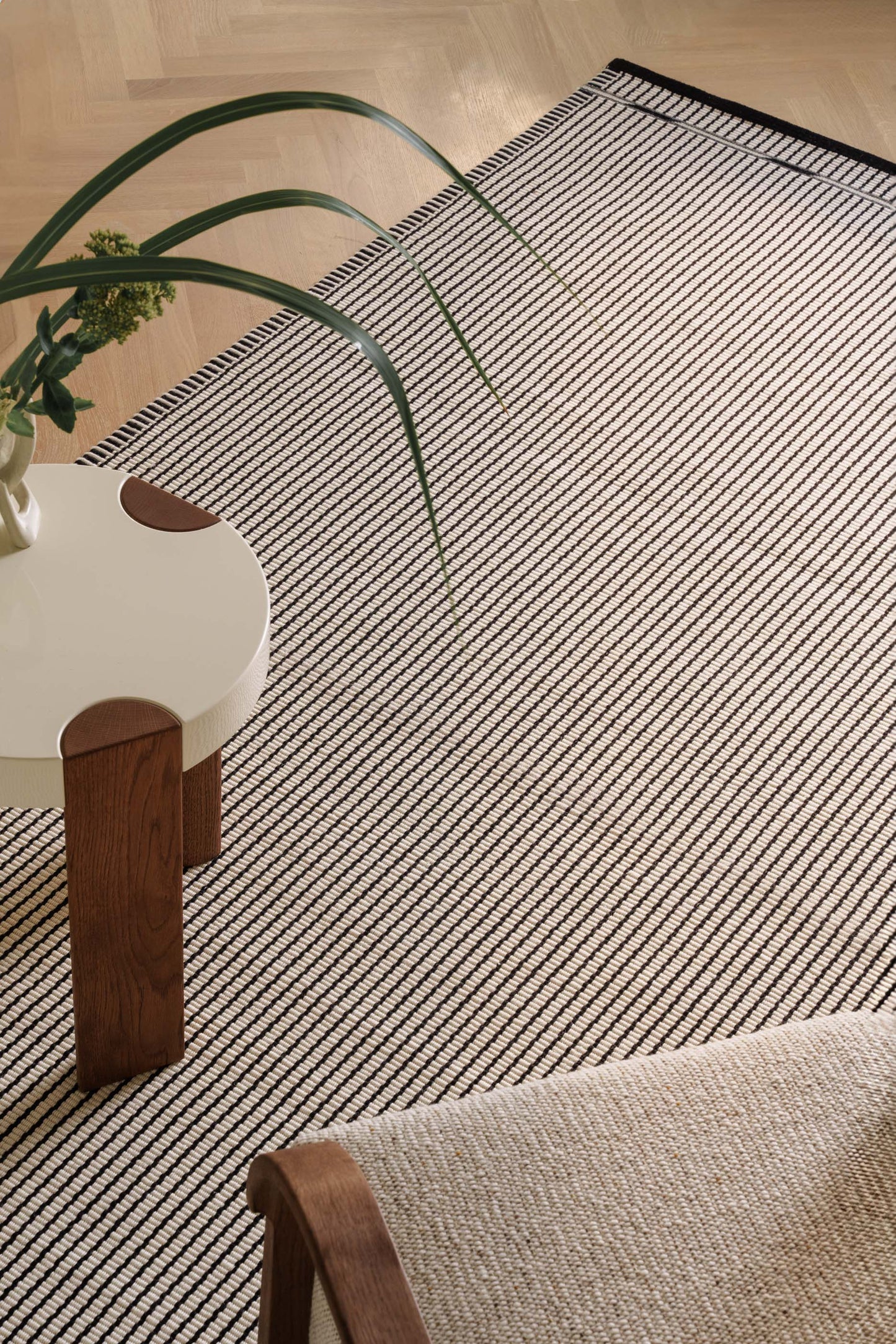 Tæppe VK-3, hvid/sort • NORDICMODERN