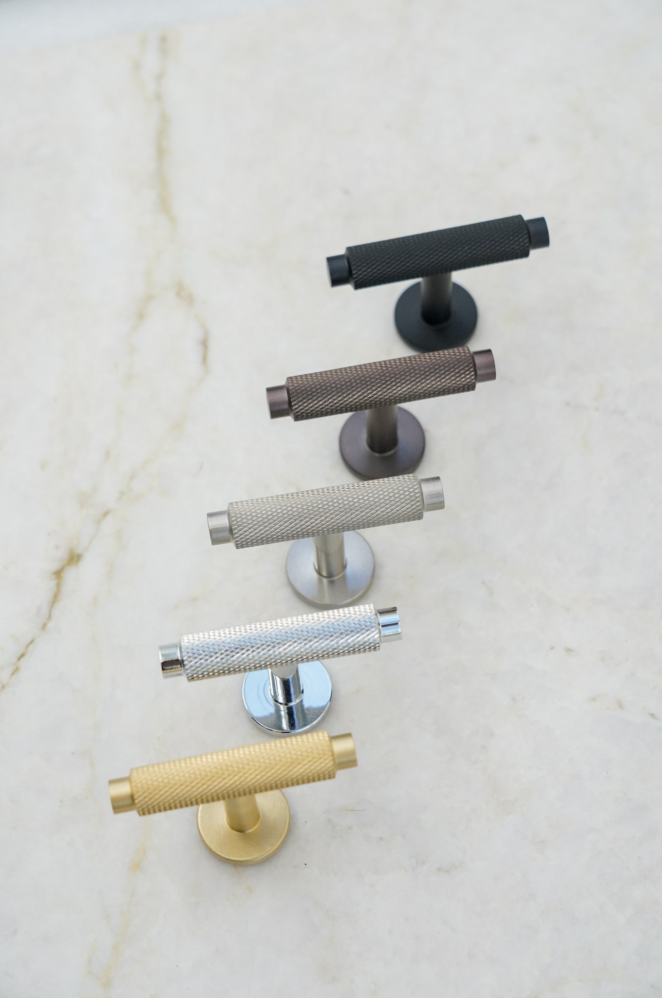 Nørrebro • Møbelknop med diamond cut i børstet massiv messing uden lak