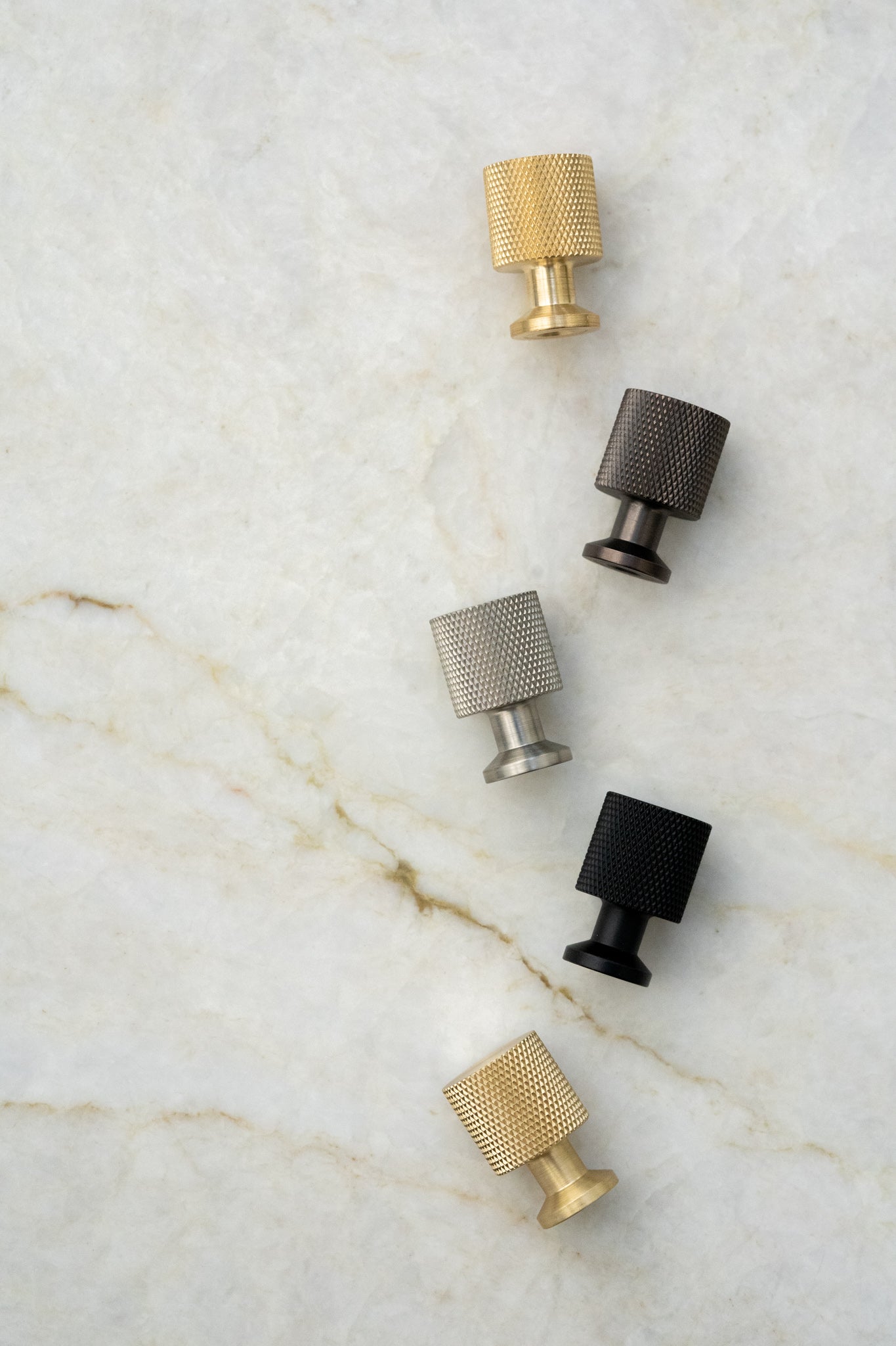 Nyboder • Møbelknop i bruneret messing med diamond cut