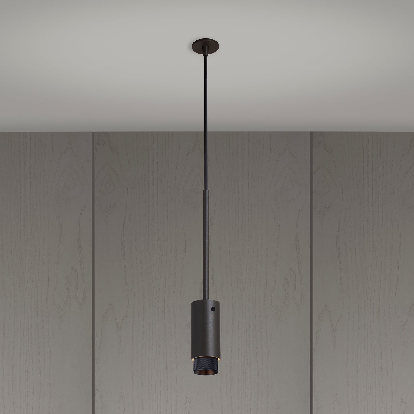 Exhaust pendel Cross i graphite med detaljer i smoked bronze • Buster + Punch