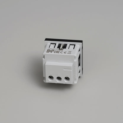 Modul til stikkontakt, Schuko type F, sort • Buster + Punch