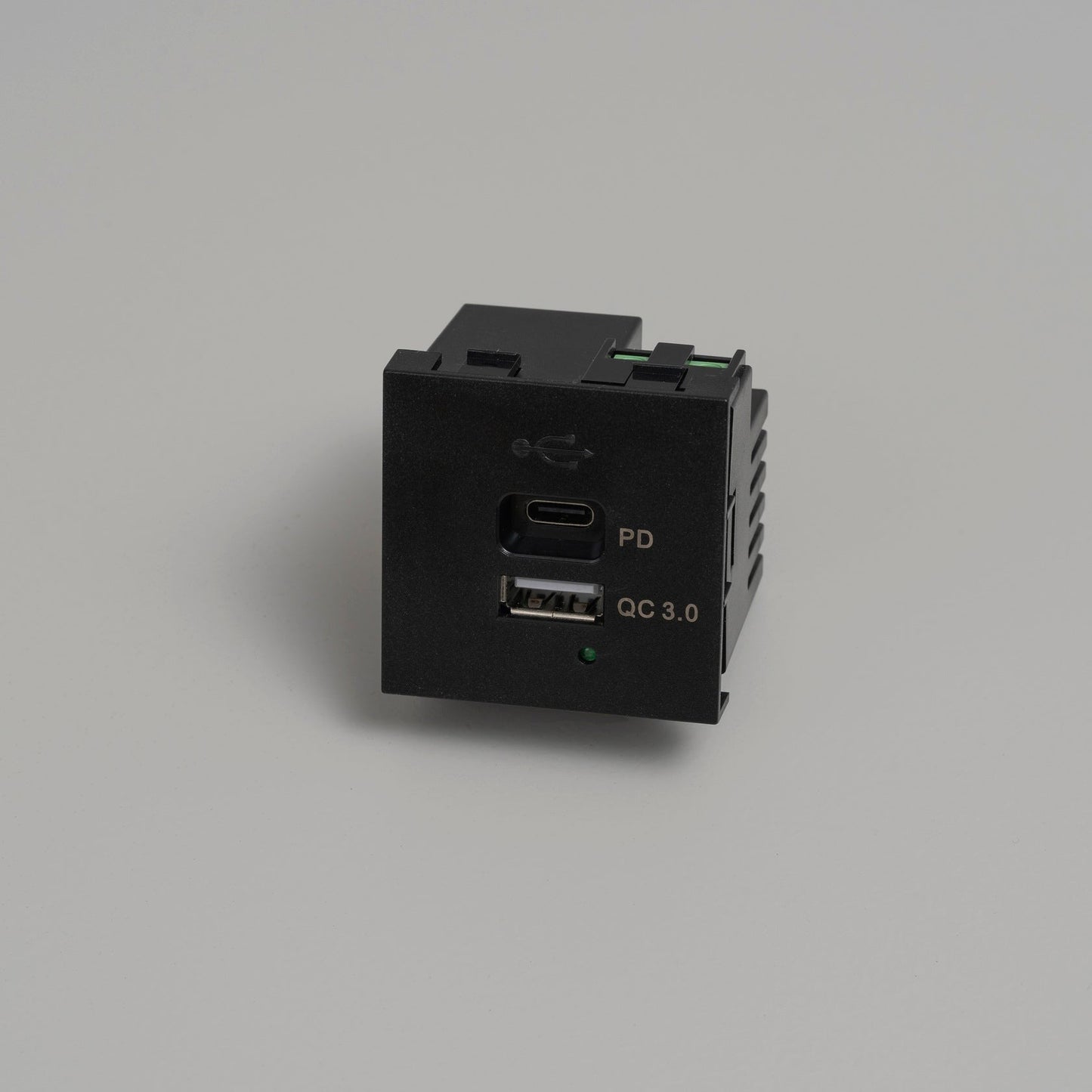 Modul til USB A + C Quickcharge, sort • Buster + Punch