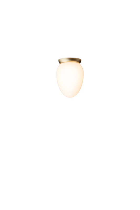 Loftlampe med messingfarvet fatning og skærm af opalglas, på hvid baggrund
